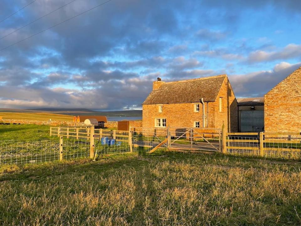 Orkney Farm Bothy Villa สตรัมนิส ภายนอก รูปภาพ