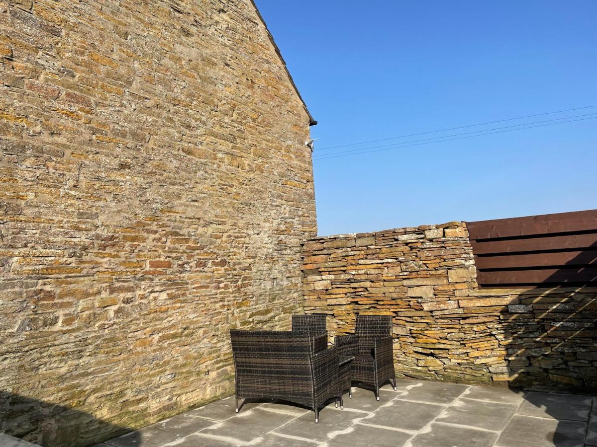 Orkney Farm Bothy Villa สตรัมนิส ภายนอก รูปภาพ